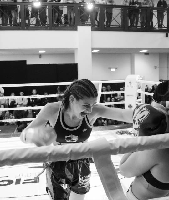 zena-fight-la-dama-kombat-02-1